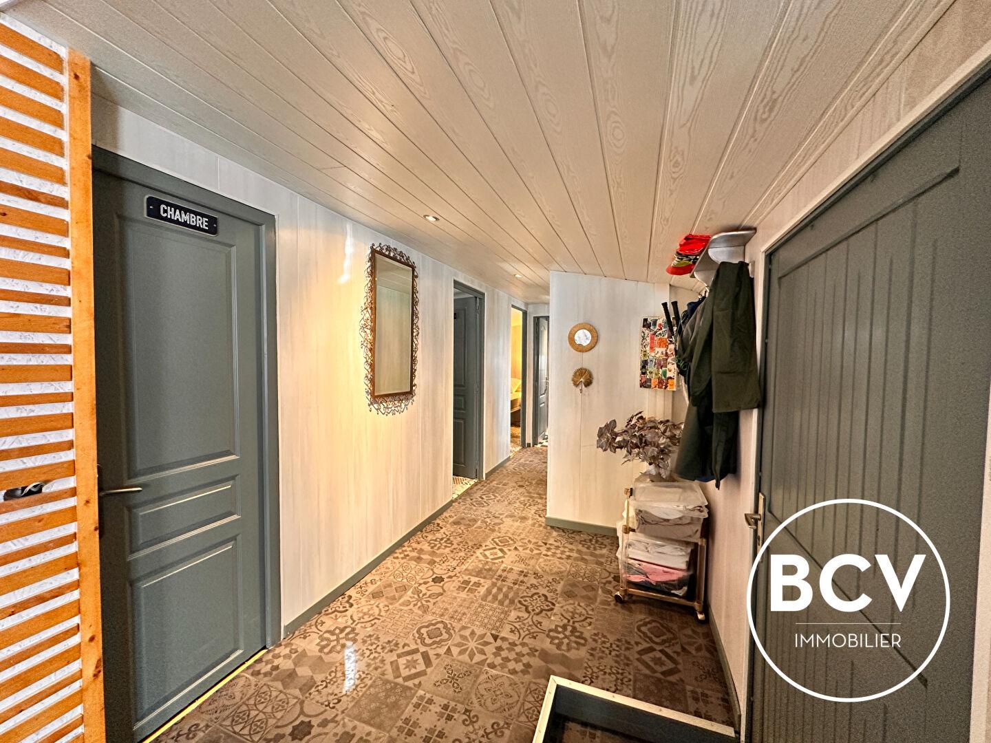 Chalet T5 rénové - 4 chambres - 9 096 m² de terrain - Bord du Loir - Proche Bonneval (28)