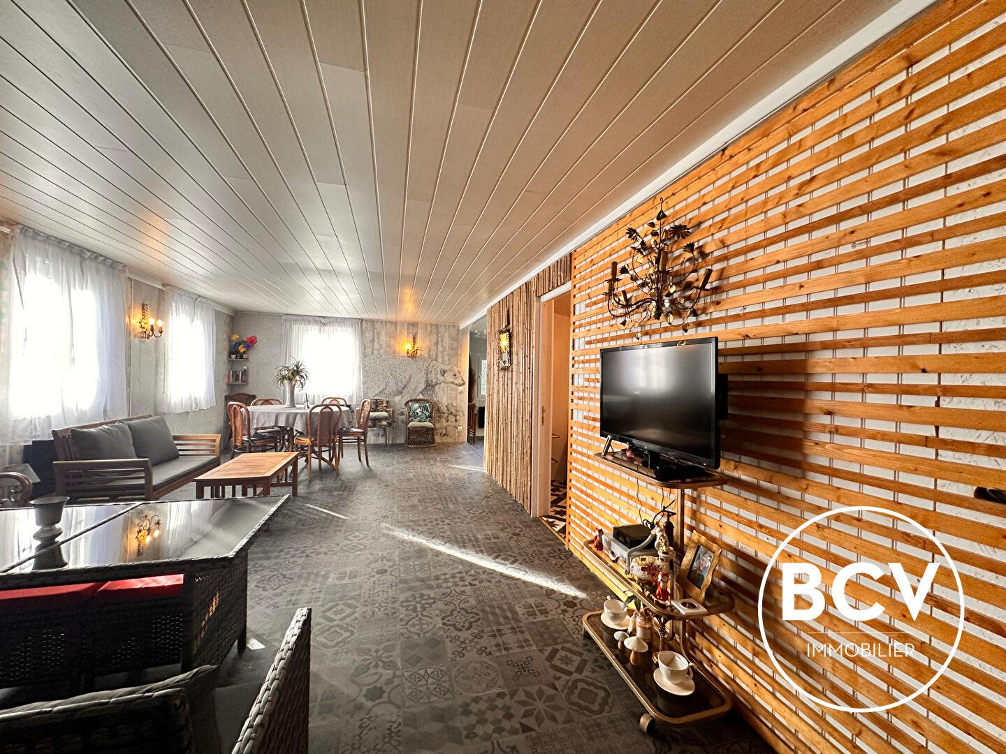 Chalet T5 rénové - 4 chambres - 9 096 m² de terrain - Bord du Loir - Proche Bonneval (28)