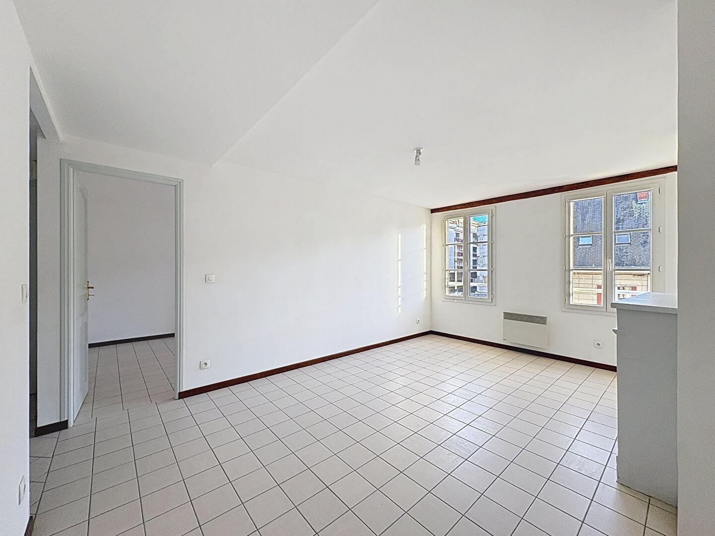 CHARTRES - Grand Faubourg 2 pièces lumineux