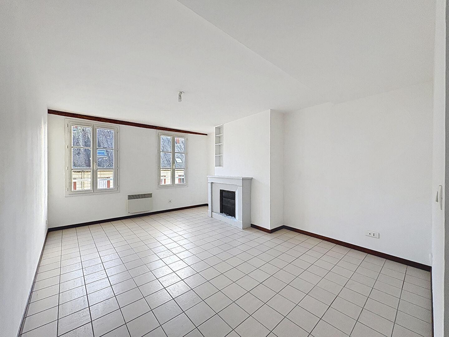 CHARTRES - Grand Faubourg 2 pièces lumineux