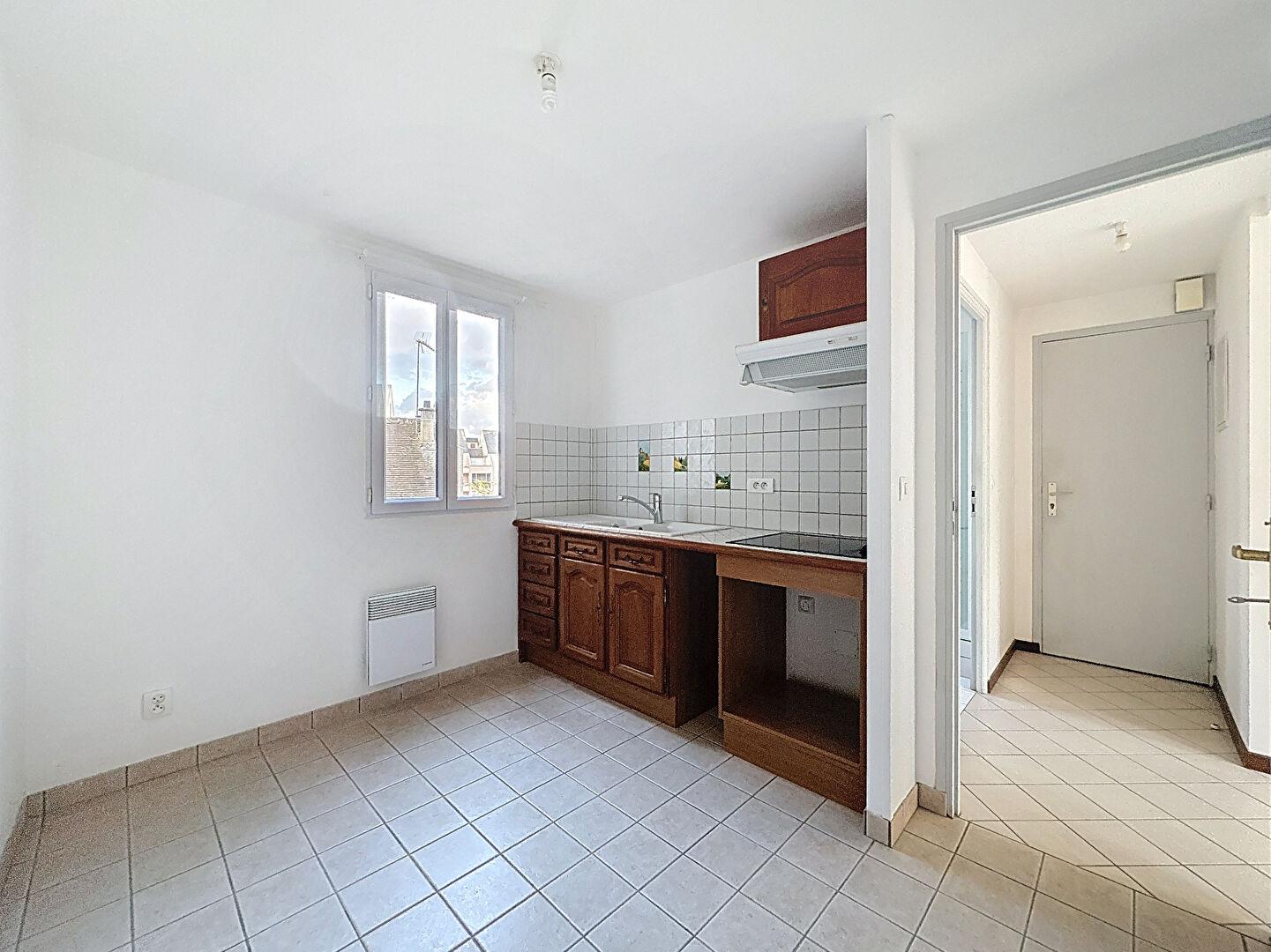 CHARTRES - Grand Faubourg 2 pièces lumineux