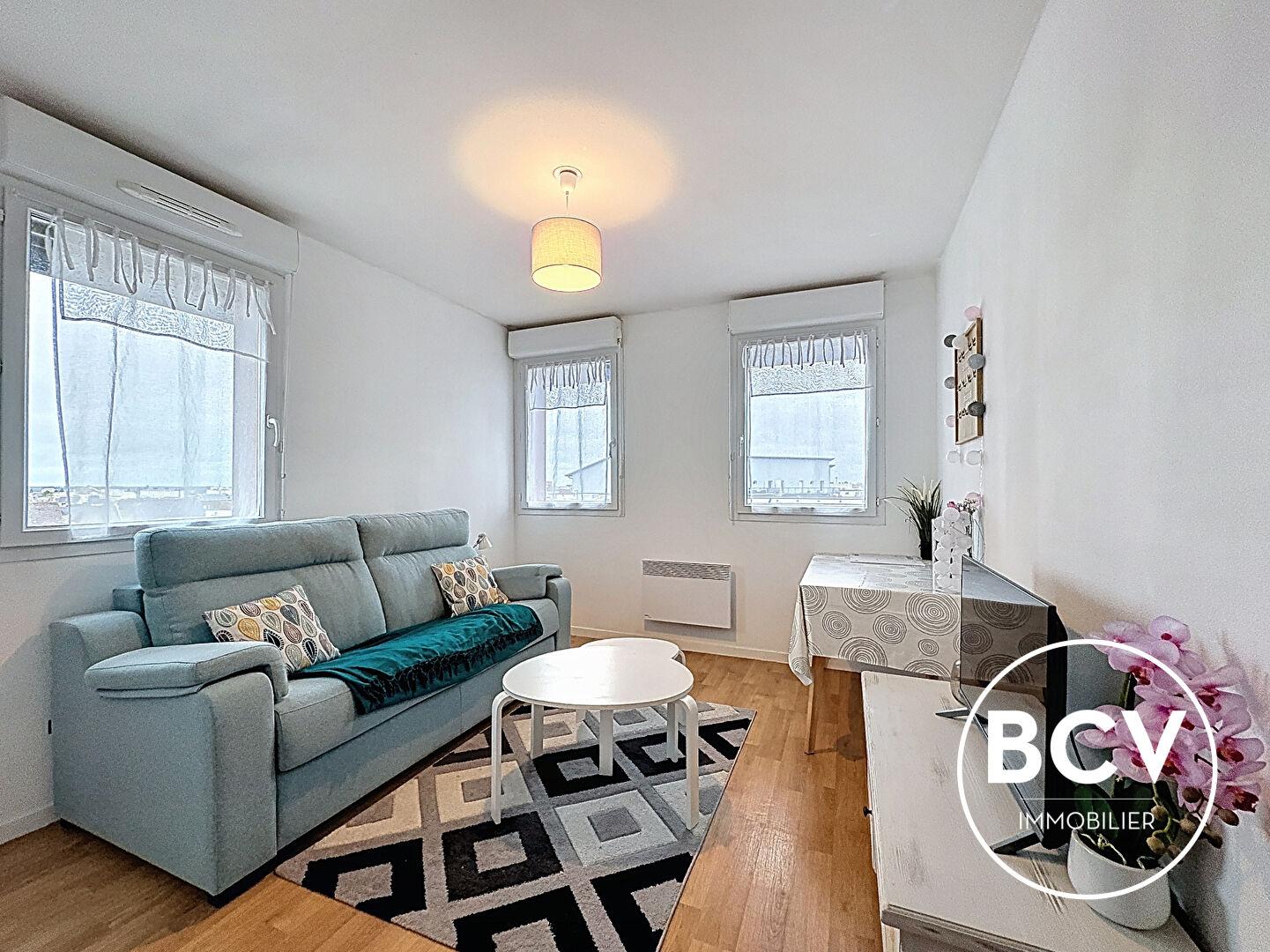 LUCE - Studio meublé au dernier étage avec parking