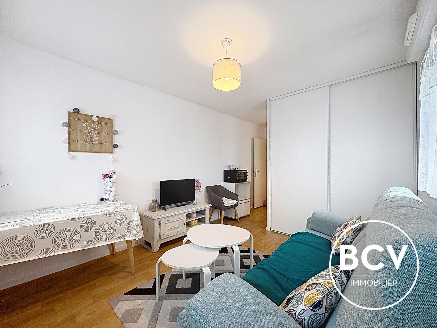 LUCE - Studio meublé au dernier étage avec parking