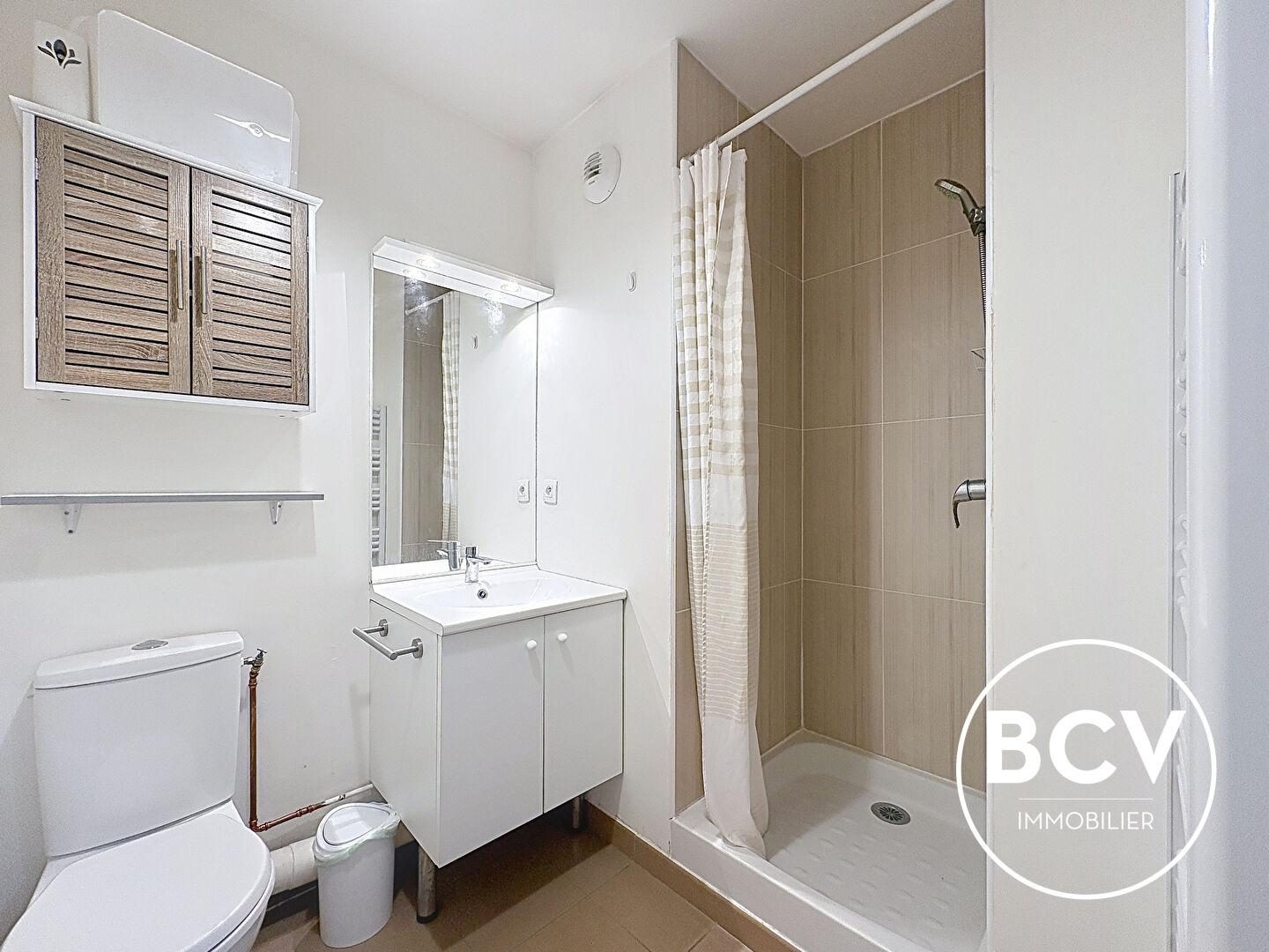 LUCE - Studio meublé au dernier étage avec parking