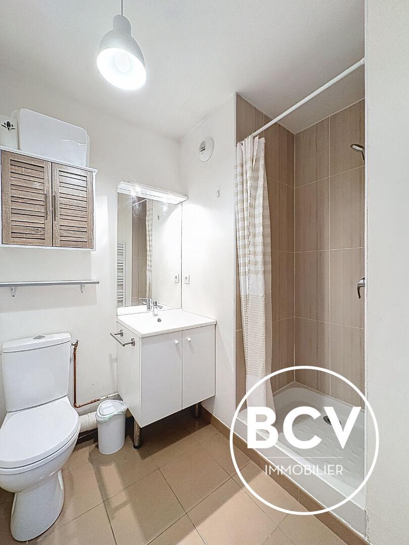 LUCE - Studio meublé au dernier étage avec parking