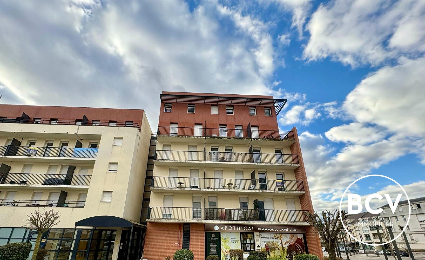 LUCE - Studio meublé au dernier étage avec parking