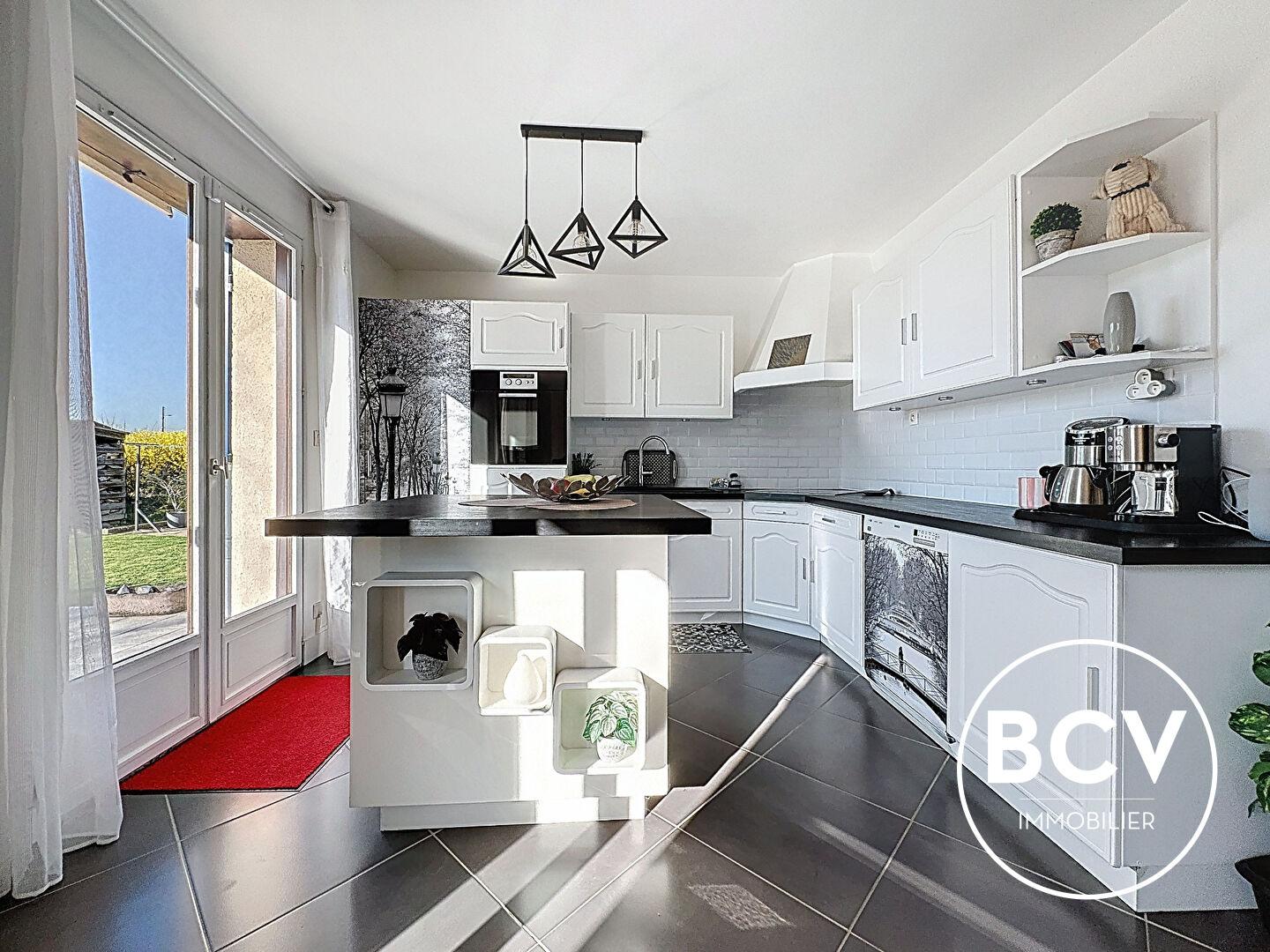 Maison 107m² Barjouville 4 chambres, sous sol total, garage double.