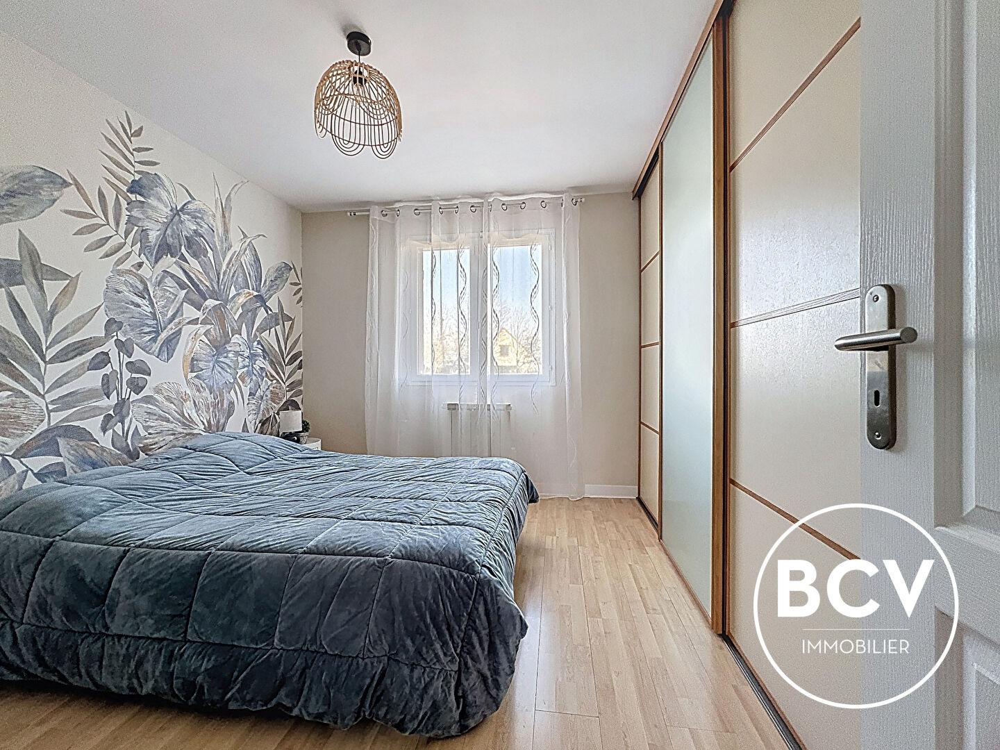 Maison 107m² Barjouville 4 chambres, sous sol total, garage double.