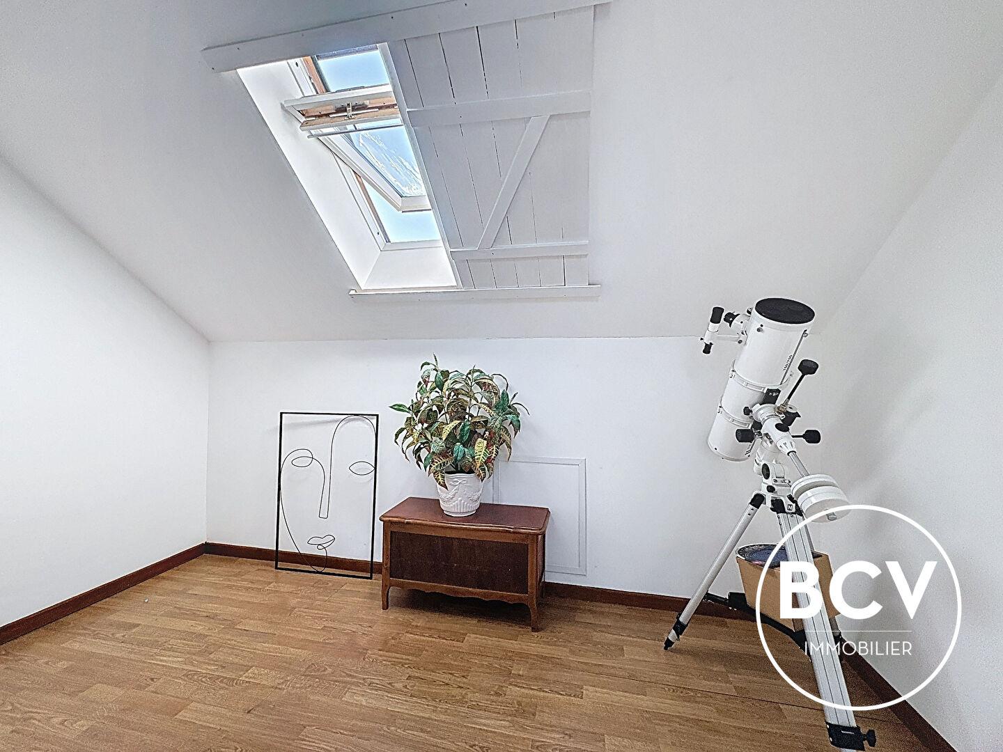 Maison 107m² Barjouville 4 chambres, sous sol total, garage double.