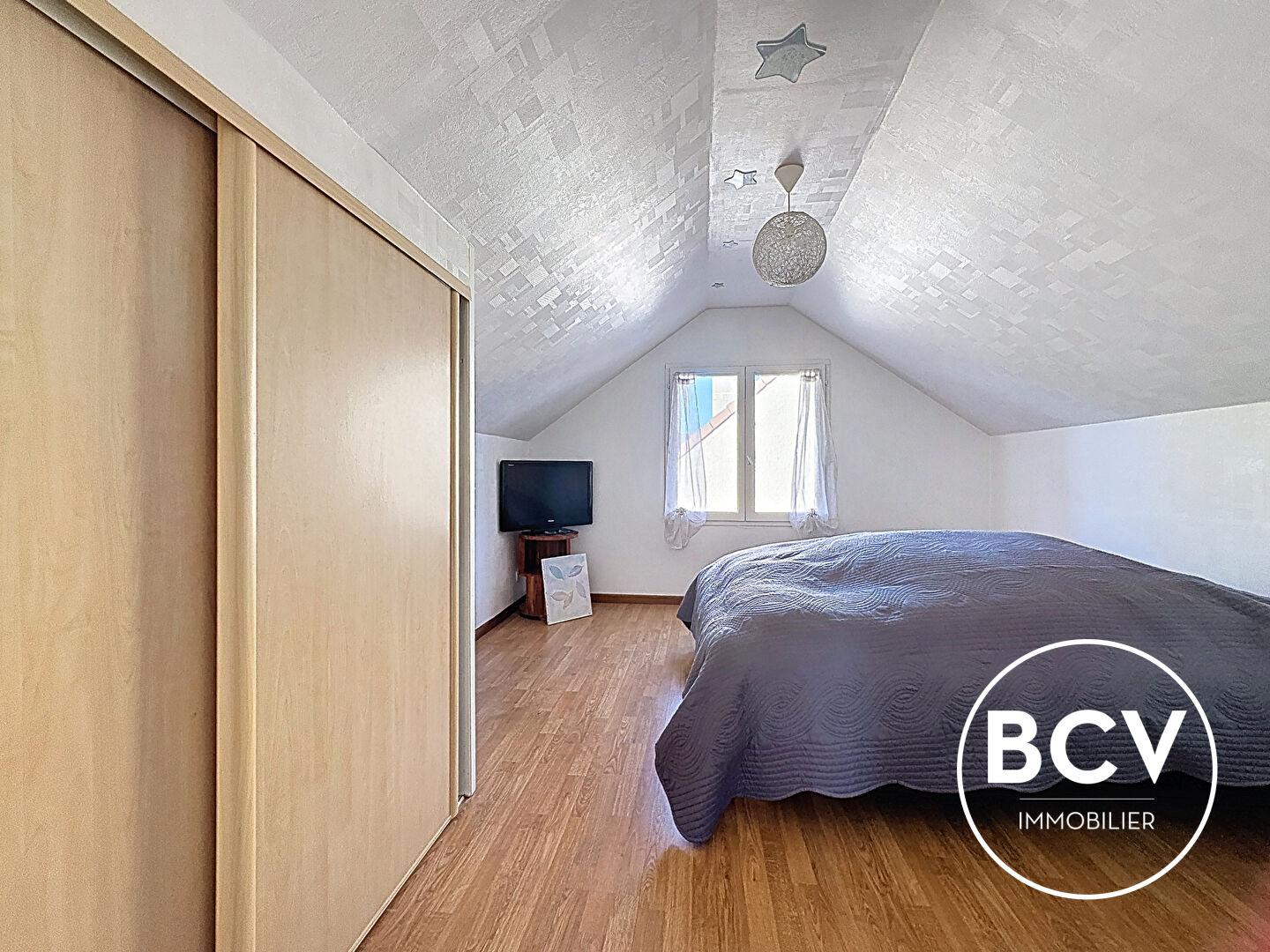 Maison 107m² Barjouville 4 chambres, sous sol total, garage double.