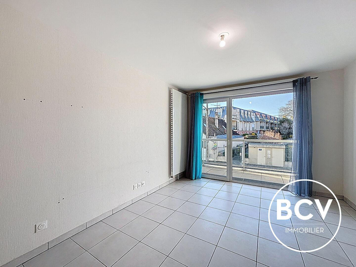 CHARTRES - Résidence appréciée - 3 pièces avec balcon