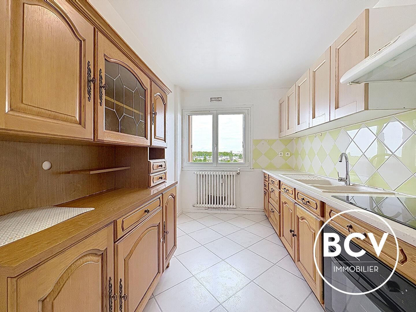 CHARTRES - 3 pièces avec balcon et vue dégagée - chauffage et eau inclus