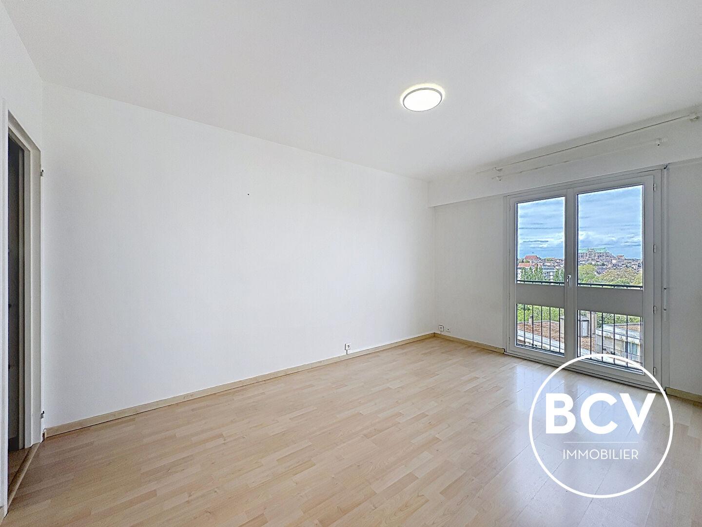 CHARTRES - 3 pièces avec balcon et vue dégagée - chauffage et eau inclus