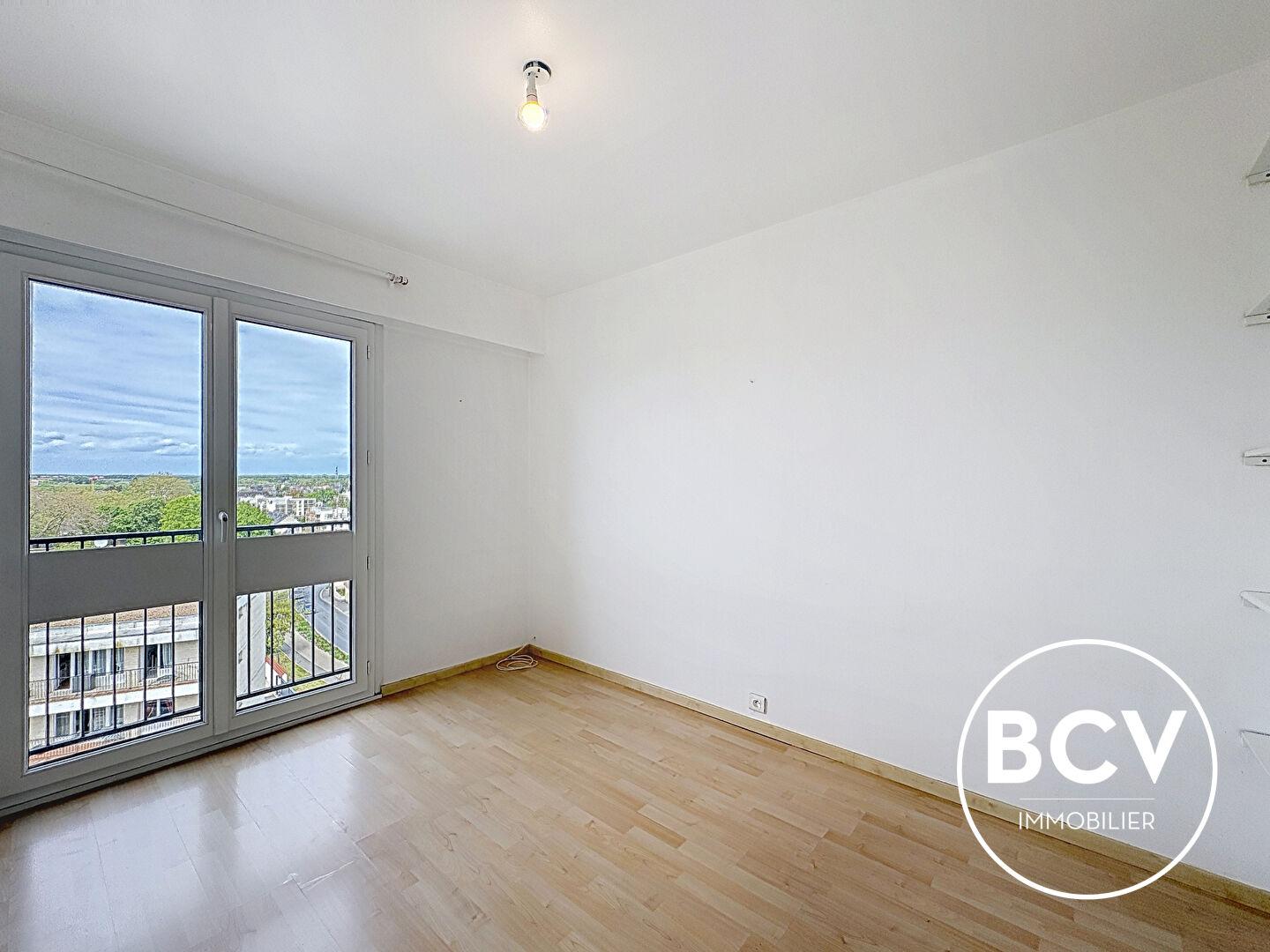 CHARTRES - 3 pièces avec balcon et vue dégagée - chauffage et eau inclus