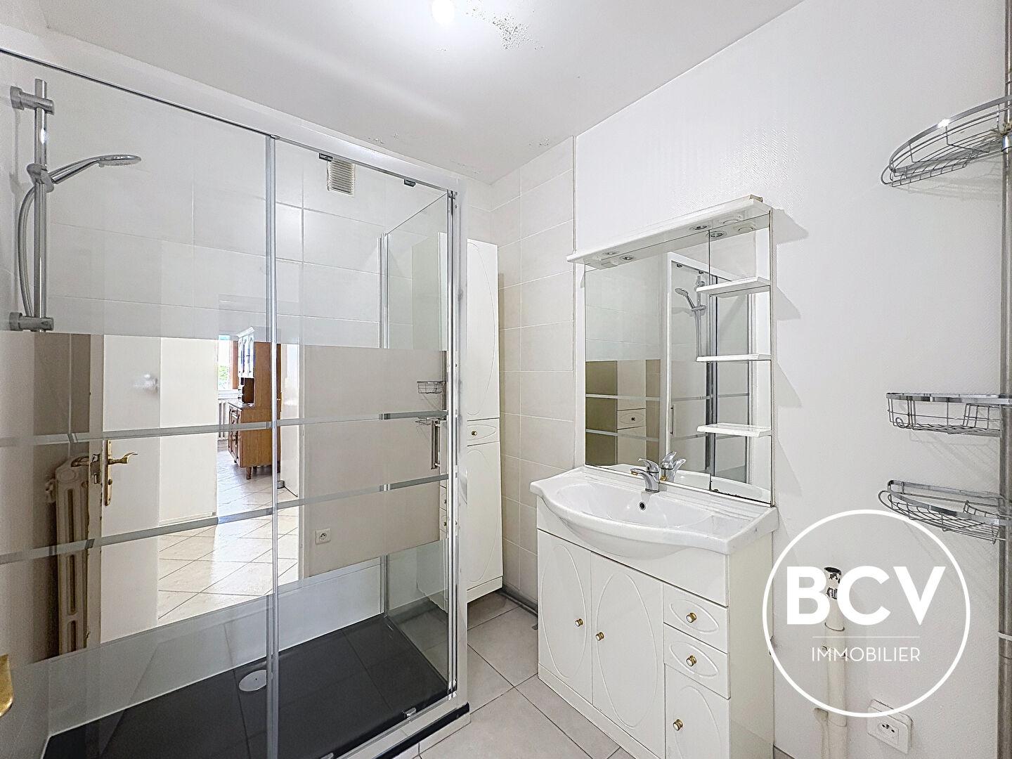 CHARTRES - 3 pièces avec balcon et vue dégagée - chauffage et eau inclus