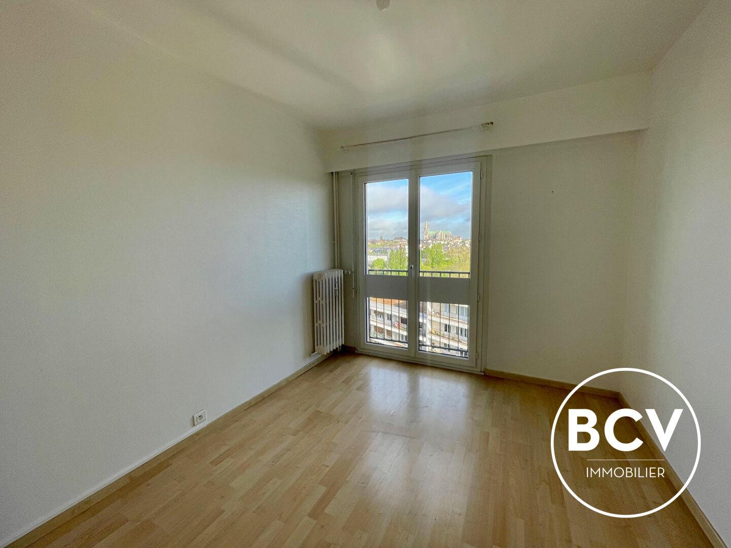 CHARTRES - 3 pièces avec balcon et vue dégagée