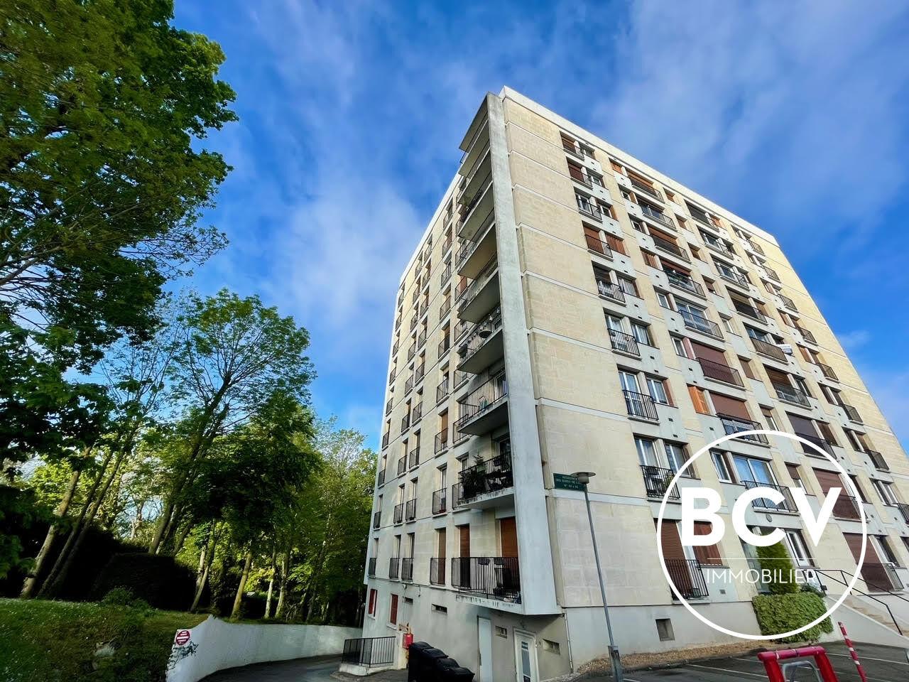 CHARTRES - 3 pièces avec balcon et vue dégagée - chauffage et eau inclus