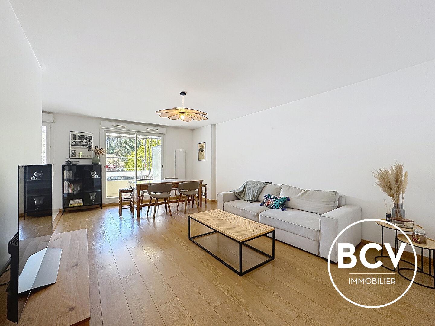 LEVES - bel appartement meublé de 75 m² avec balcon et parkings