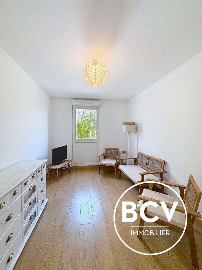 LEVES - bel appartement meublé de 75 m² avec balcon et parkings