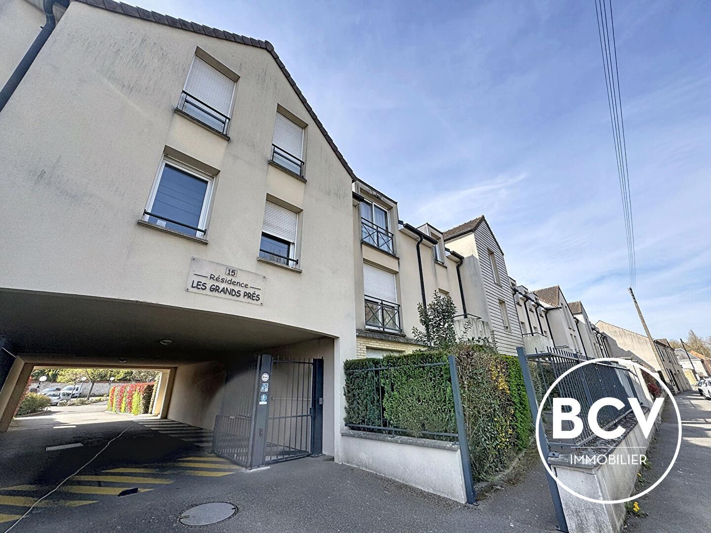 LEVES - bel appartement meublé de 75 m² avec balcon et parkings