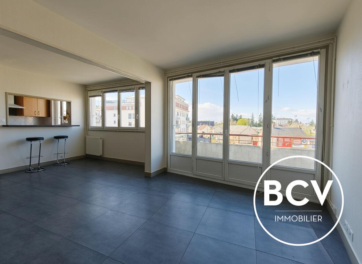 Appartement T3 balcon - box - cave
