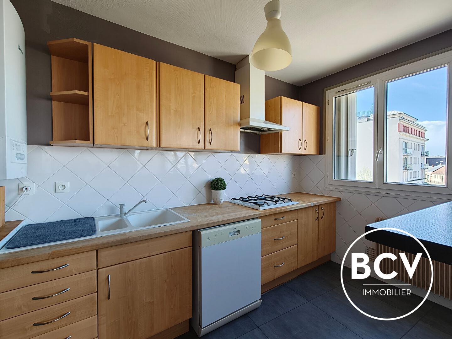 Appartement T3 balcon - box - cave