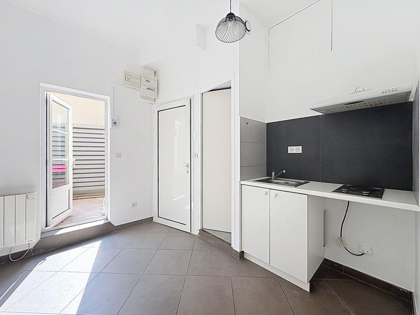 CHARTRES - T1 bis avec terrasse en hypercentre