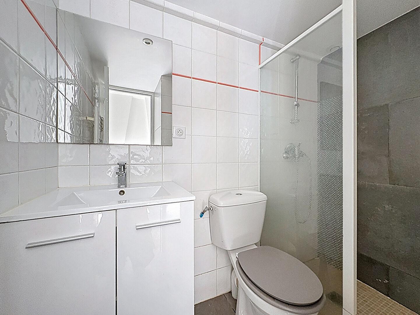 CHARTRES - T1 bis avec terrasse en hypercentre