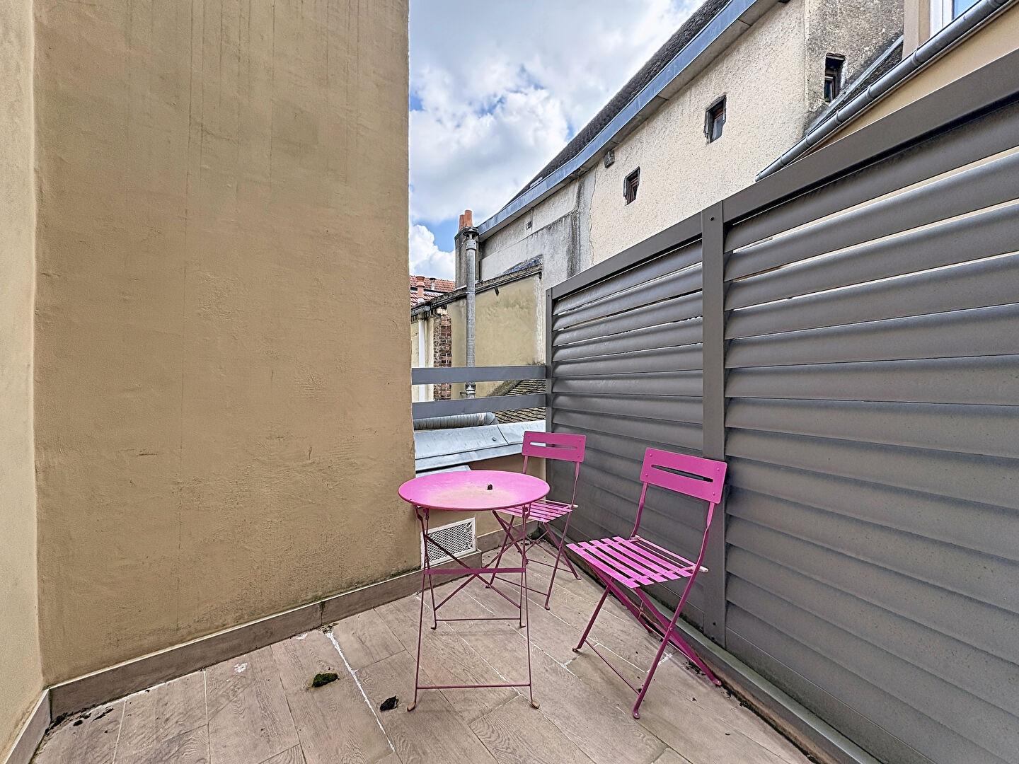 CHARTRES - T1 bis avec terrasse en hypercentre