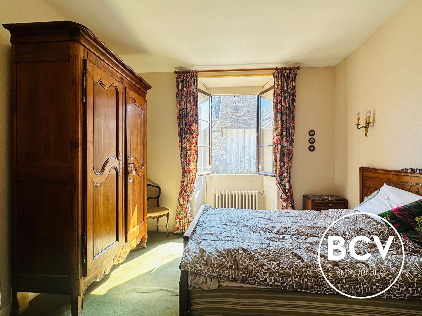 Ancien corp de ferme avec maison dépendances et hangar