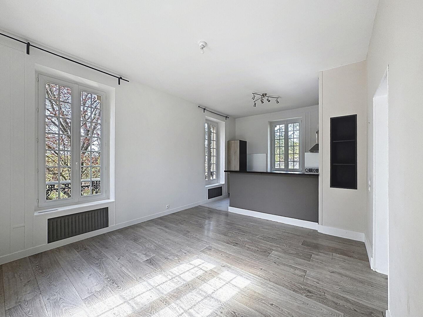 Beau 3 pièces avec belle hauteur sous plafond - eau et chauffage inclus