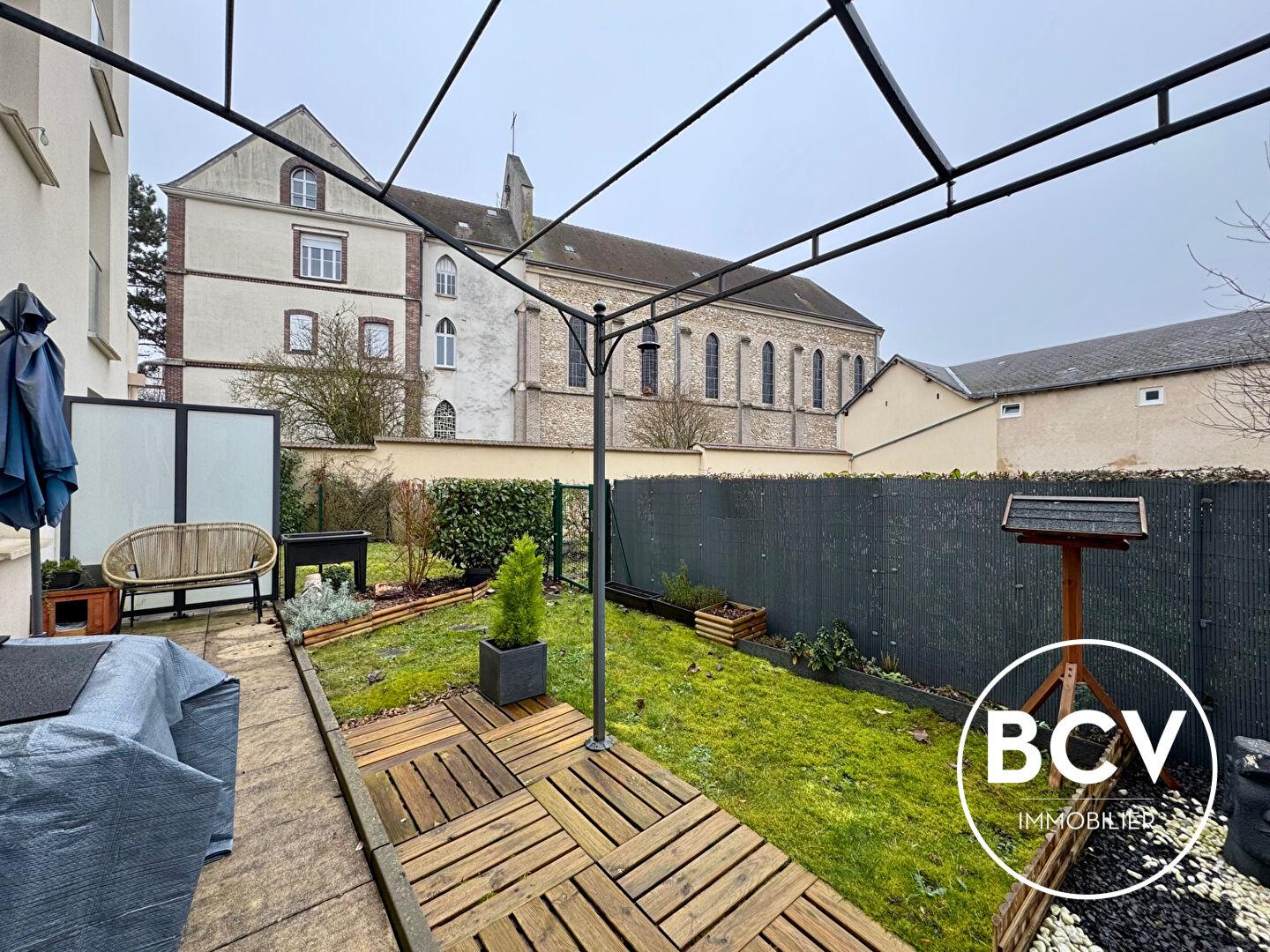 CHARTRES Place Drouaise - 2 pièces avec terrasse et parking