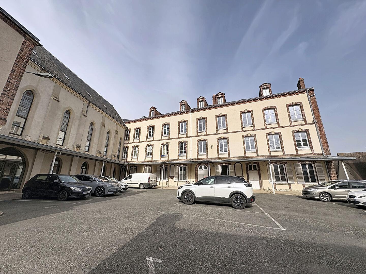 CHARTRES - beau 2 pièces avec parking