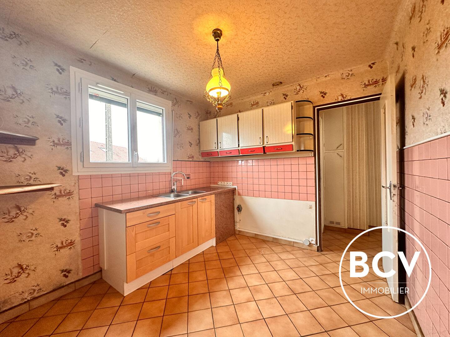 Village très recherché, Maison T5 à rénover