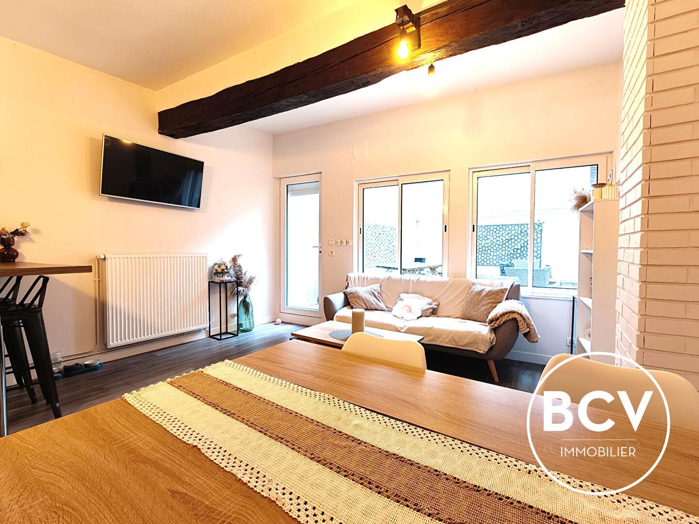 T2 PLEIN-CENTRE AVEC TERASSE - CHARTRES