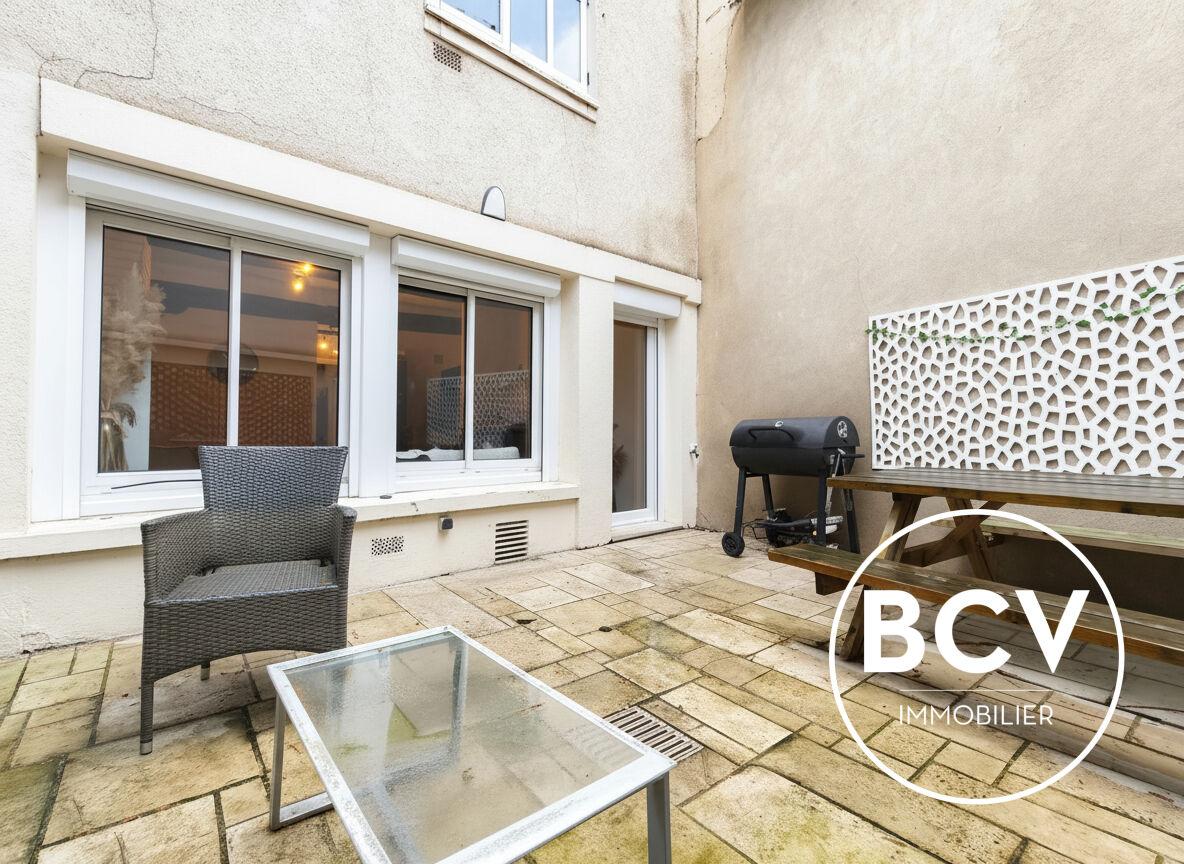 T2 PLEIN-CENTRE AVEC TERASSE - CHARTRES