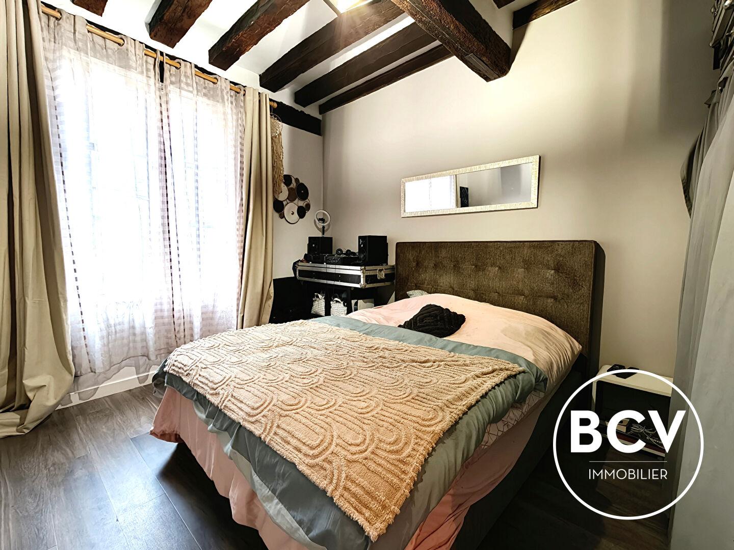 T2 PLEIN-CENTRE AVEC TERASSE - CHARTRES