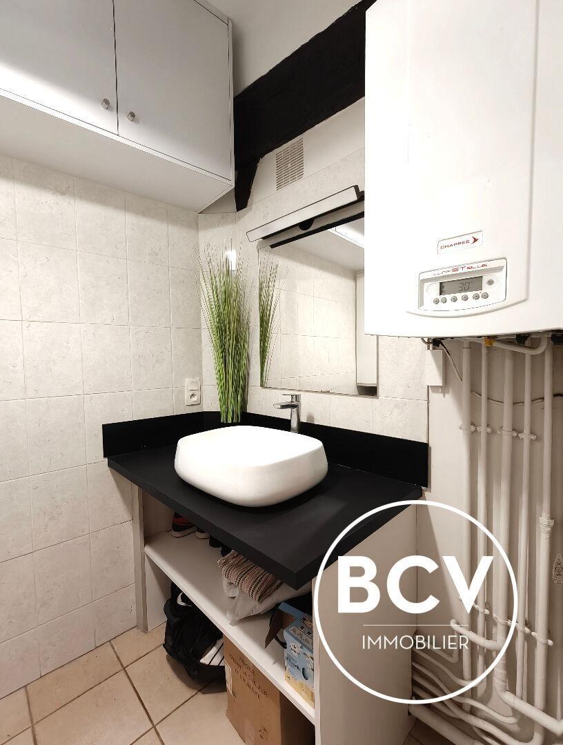 T2 PLEIN-CENTRE AVEC TERASSE - CHARTRES