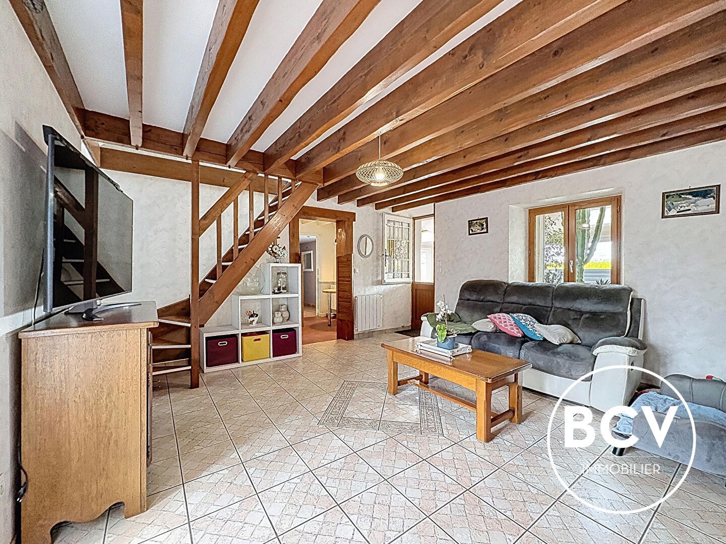 Maison ancienne rénovée - 3 chambres - MESLAY-LE-GRENET