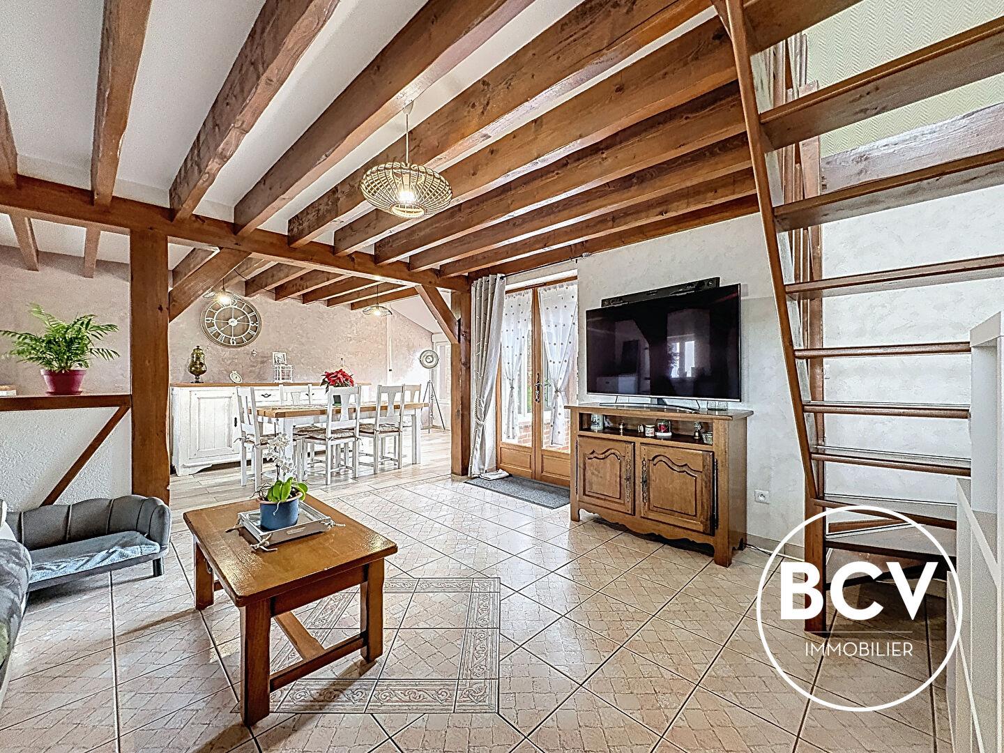 Maison ancienne rénovée - 3 chambres - MESLAY-LE-GRENET