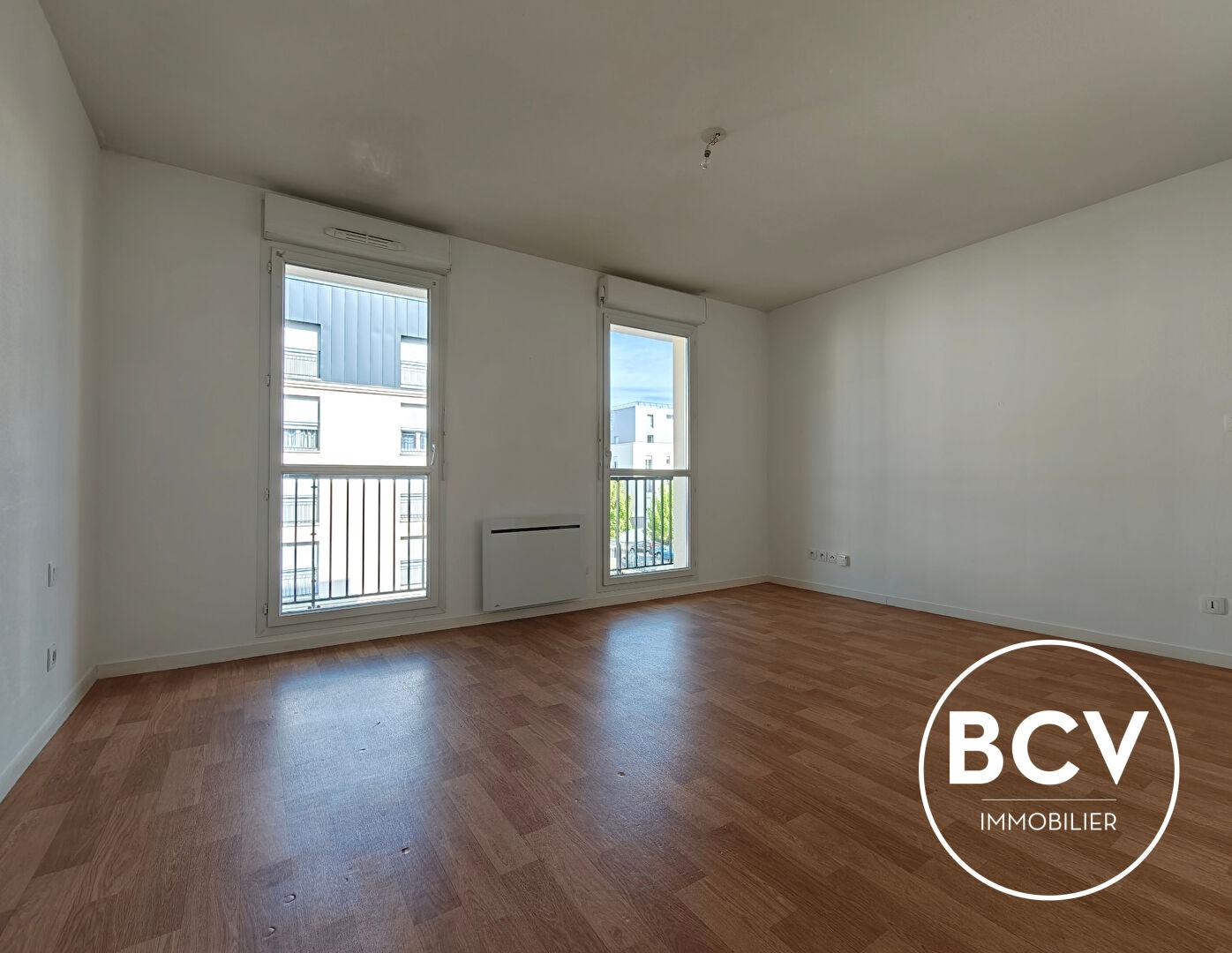 Studio avec terrasse + parking