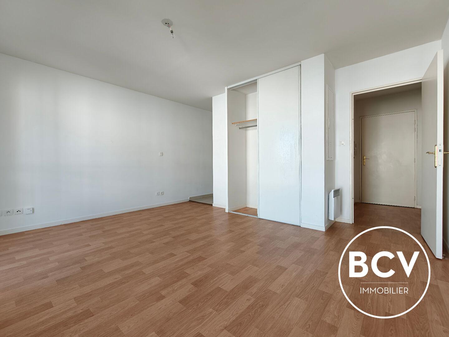 Studio avec terrasse + parking