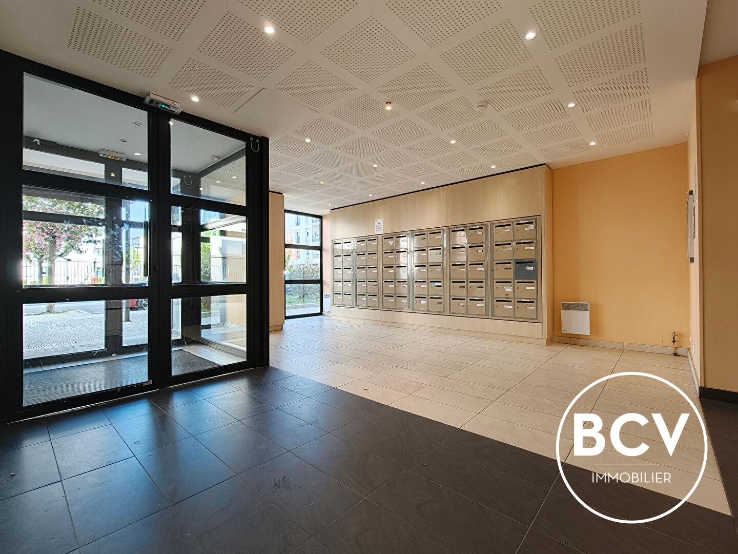 Studio avec terrasse + parking