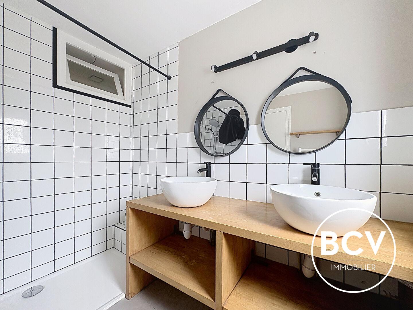 Maison De Village + gite + grange