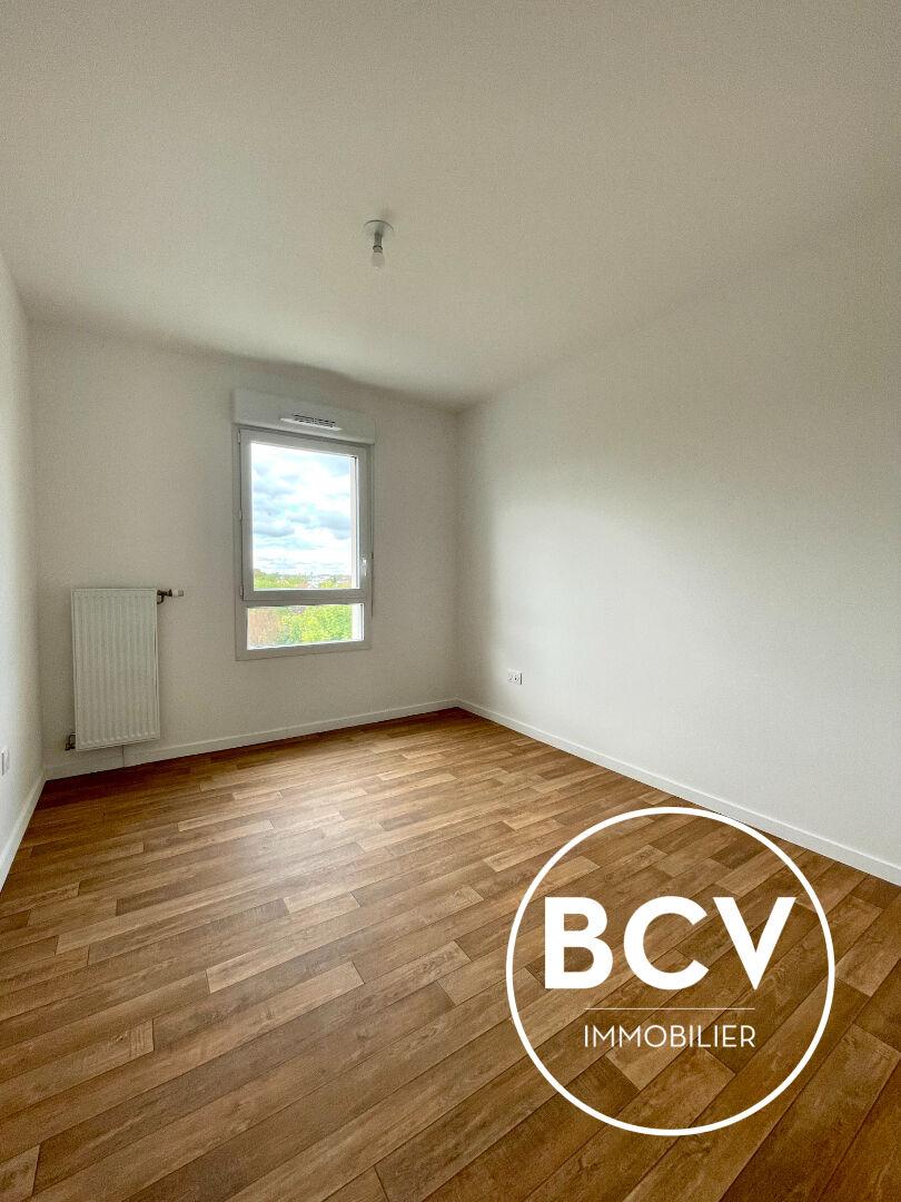 Appartement de 3 pièces avec balcon et 2 stationnements