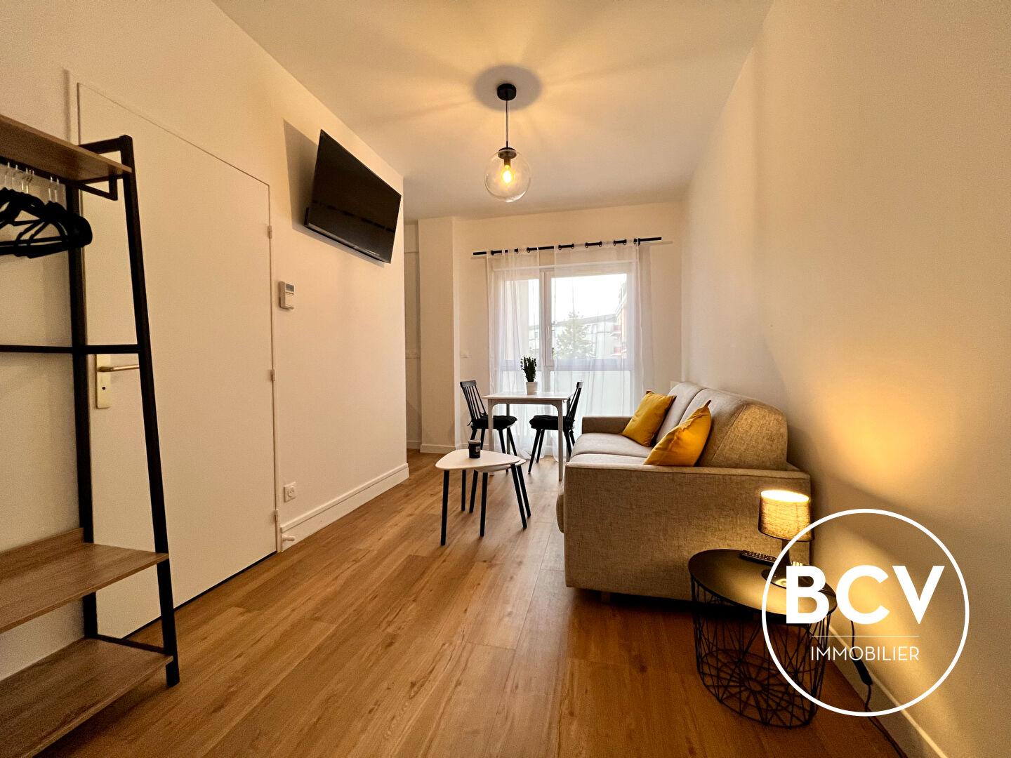 CHARTRES - Studio meublé - place des Epars