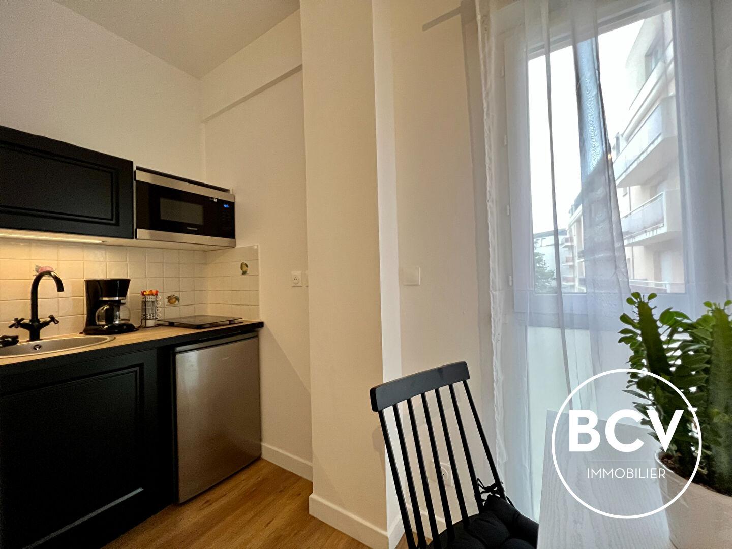 CHARTRES - Studio meublé - place des Epars