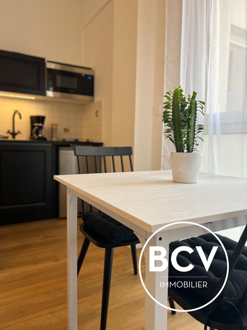 CHARTRES - Studio meublé - place des Epars