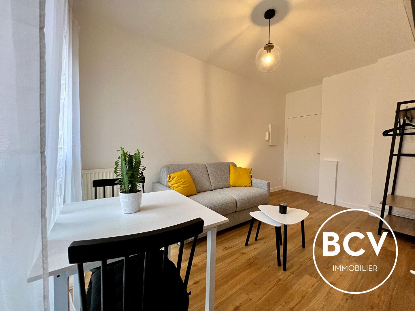 CHARTRES - Studio meublé - place des Epars