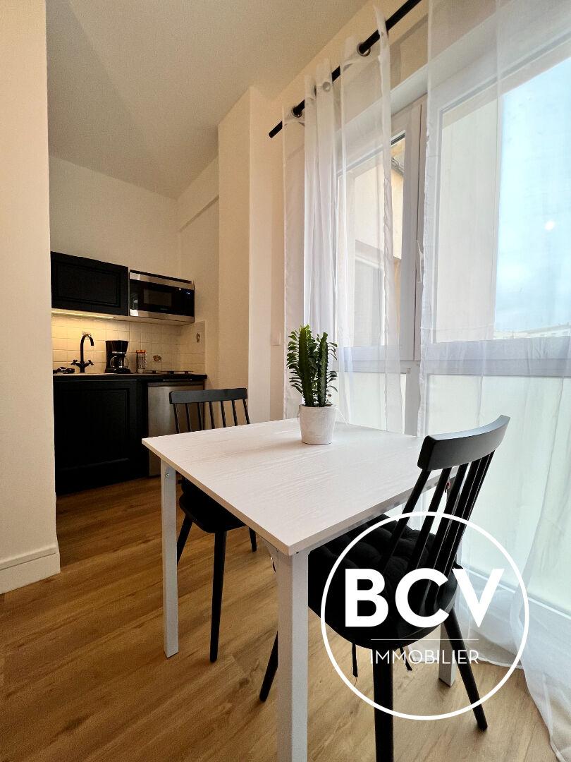 CHARTRES - Studio meublé - place des Epars